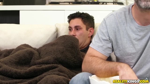 Жаркий отсос под пледом - #2