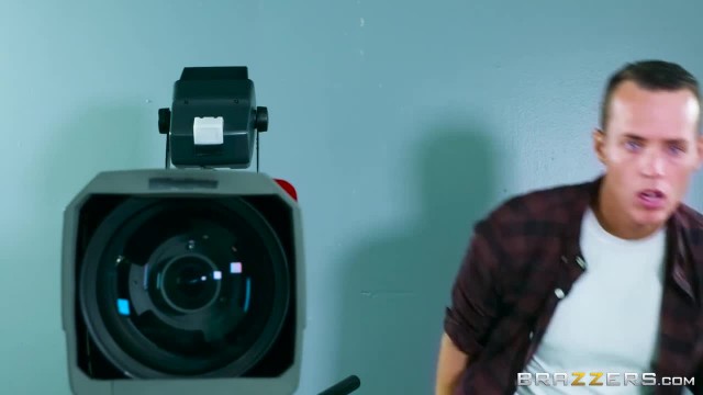 Трахнул телеведущую в студии - #1